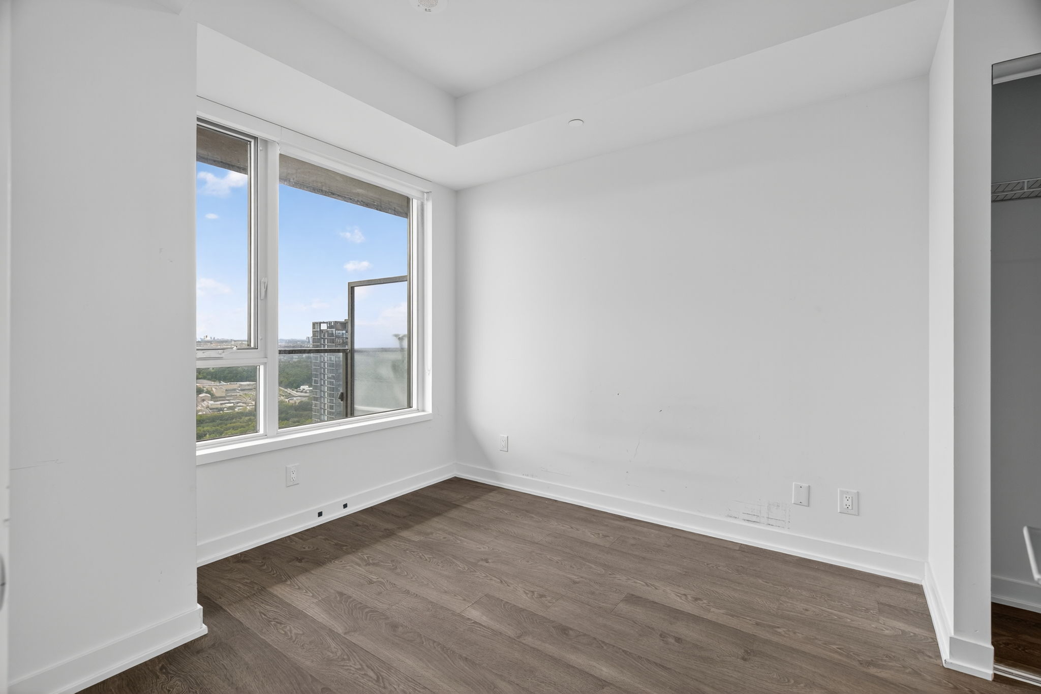 1928 Lake Shore Blvd W Unit 4009 Toronto, ON M6S 0B1