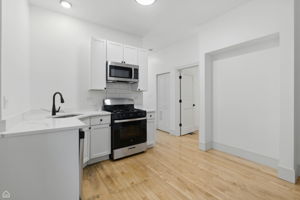 1928 W 21st St - 1F_005