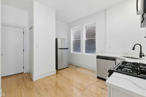 1928 W 21st St - 1F_007