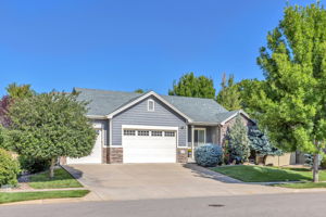 Gorgeous Seven Lakes Ranch Home