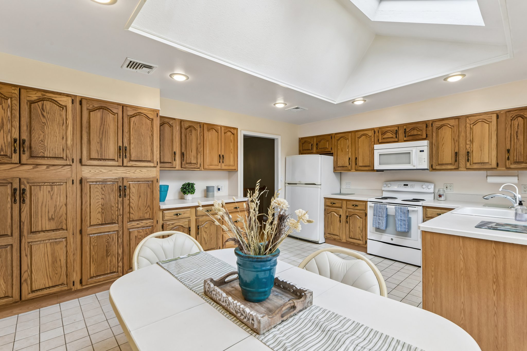 Cambon Ave-S1205-024.jpg
