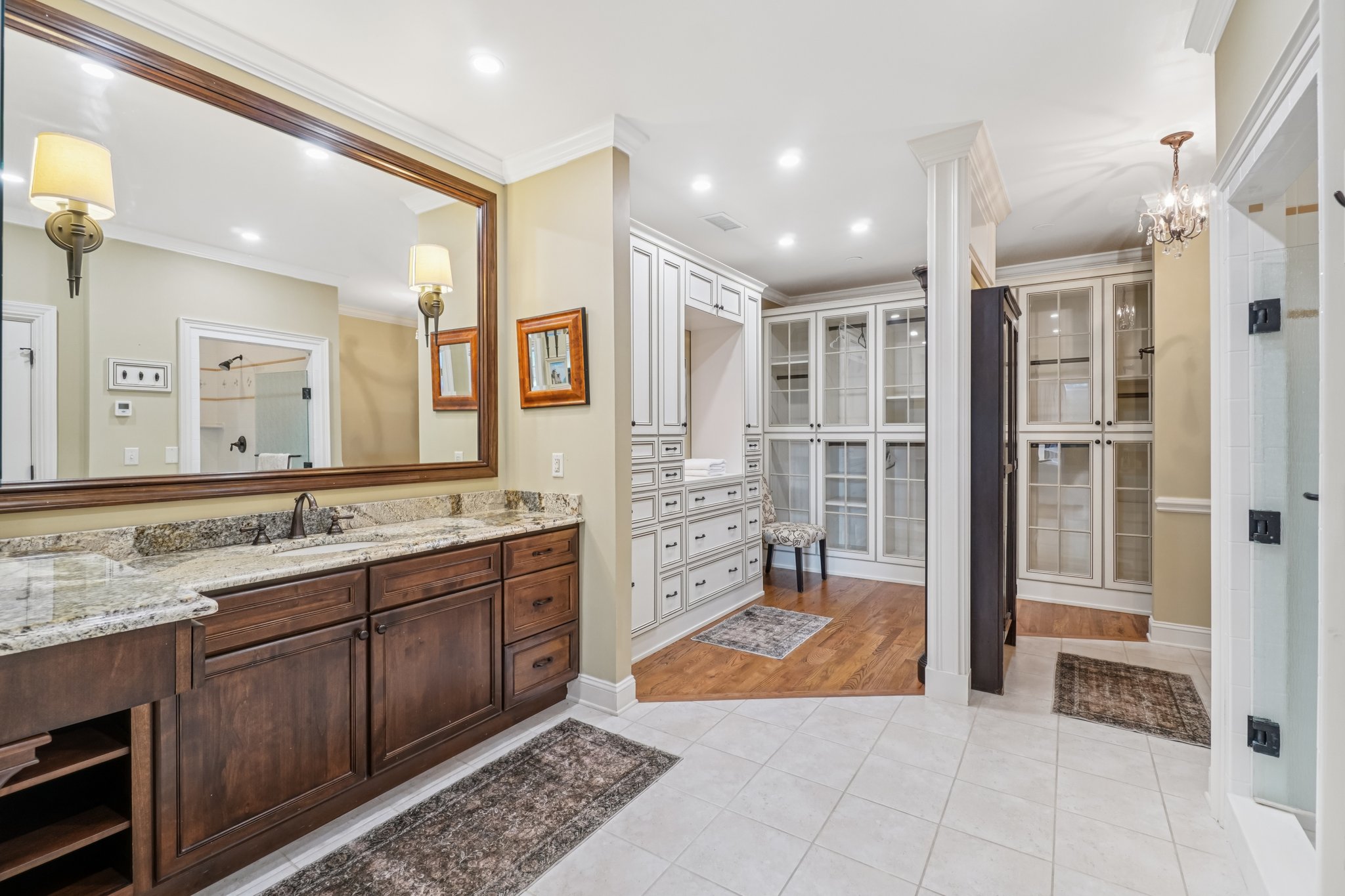 Her Closet/Bath