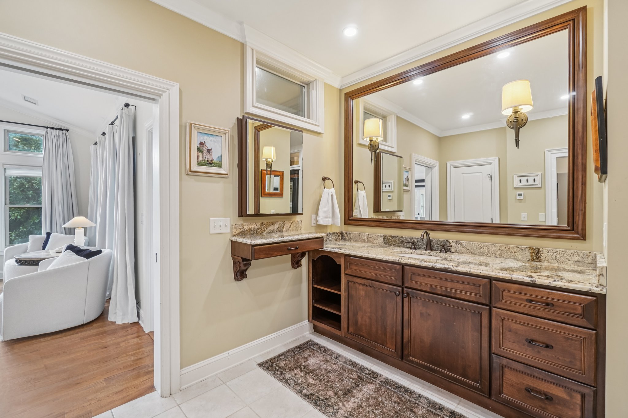 Her Closet/Bath