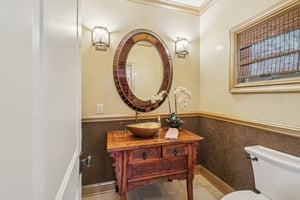 Guest 1/2 Bath