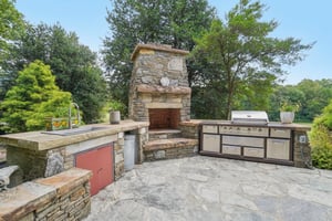 Outdoor Grill/Cook/Fireplace