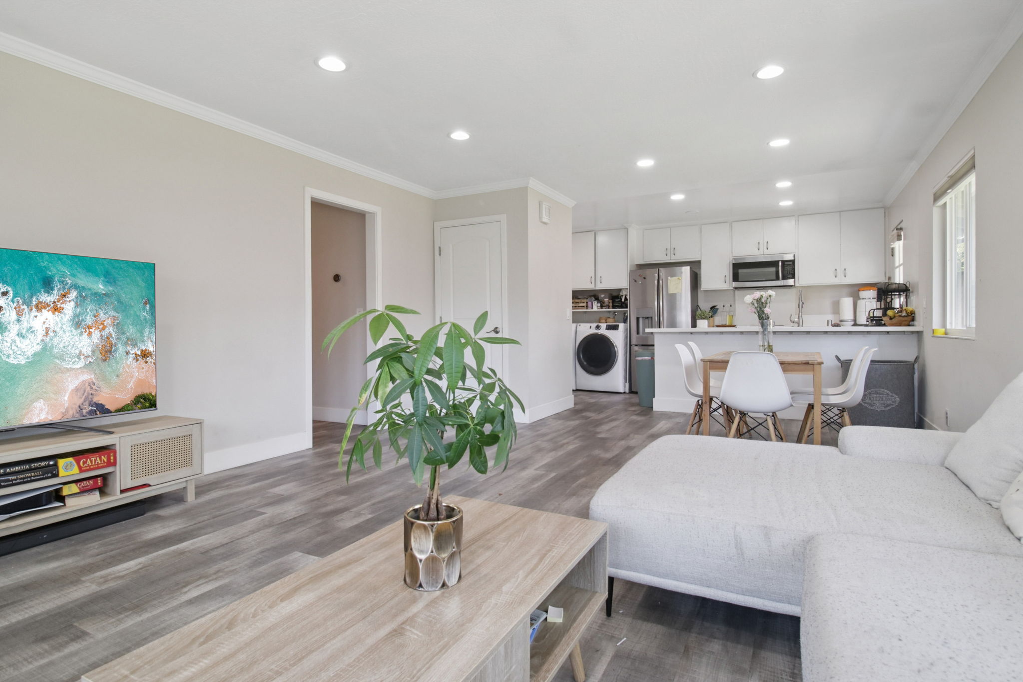 193 Roxbury St-L2506-010