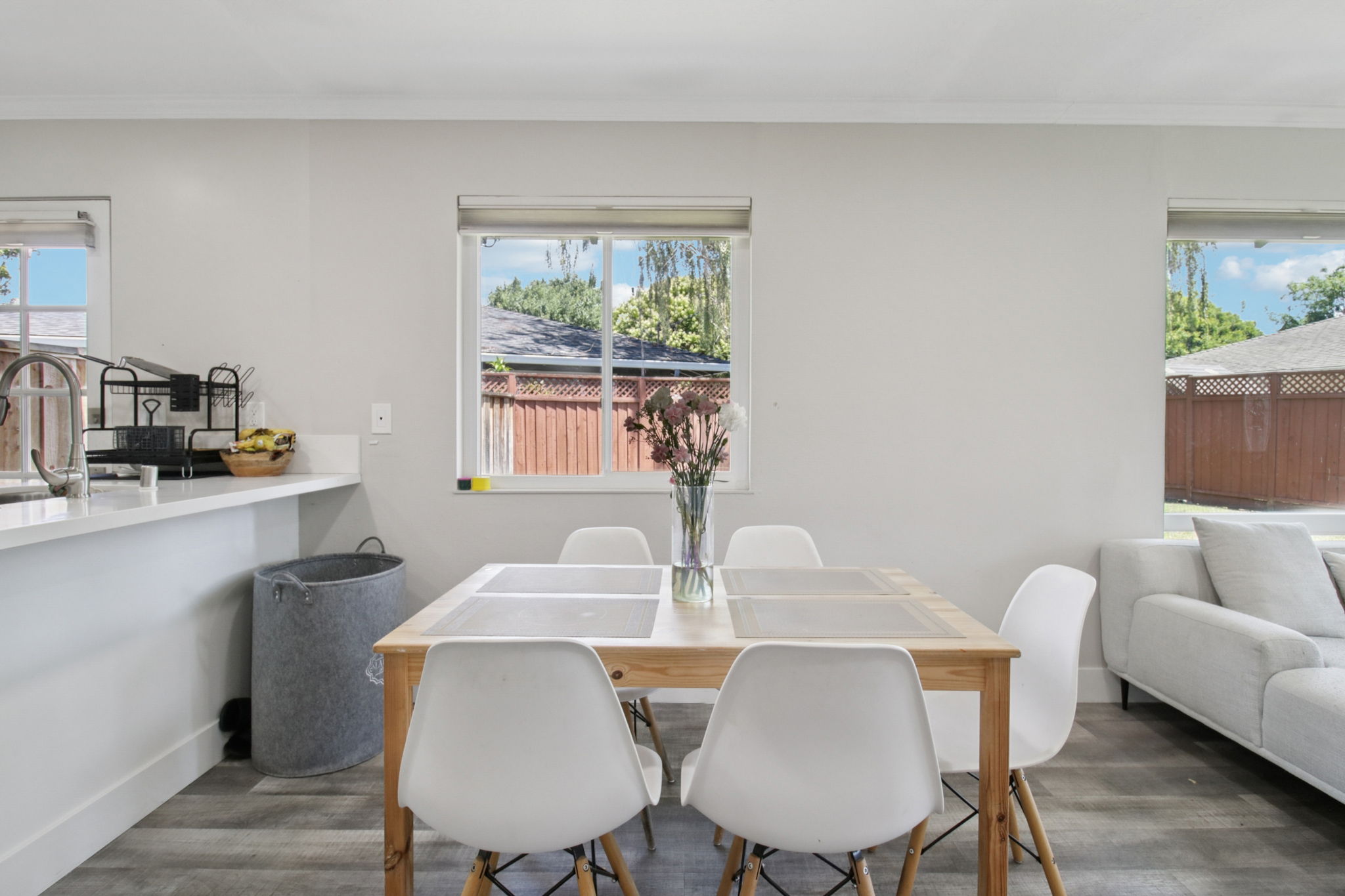 193 Roxbury St-L2506-018