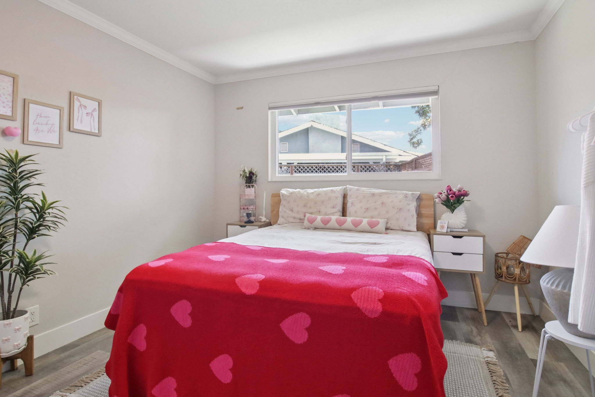 193 Roxbury St-L2506-031
