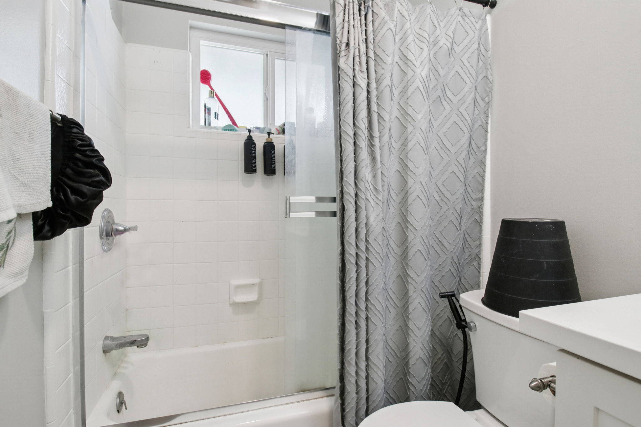 193 Roxbury St-L2506-035