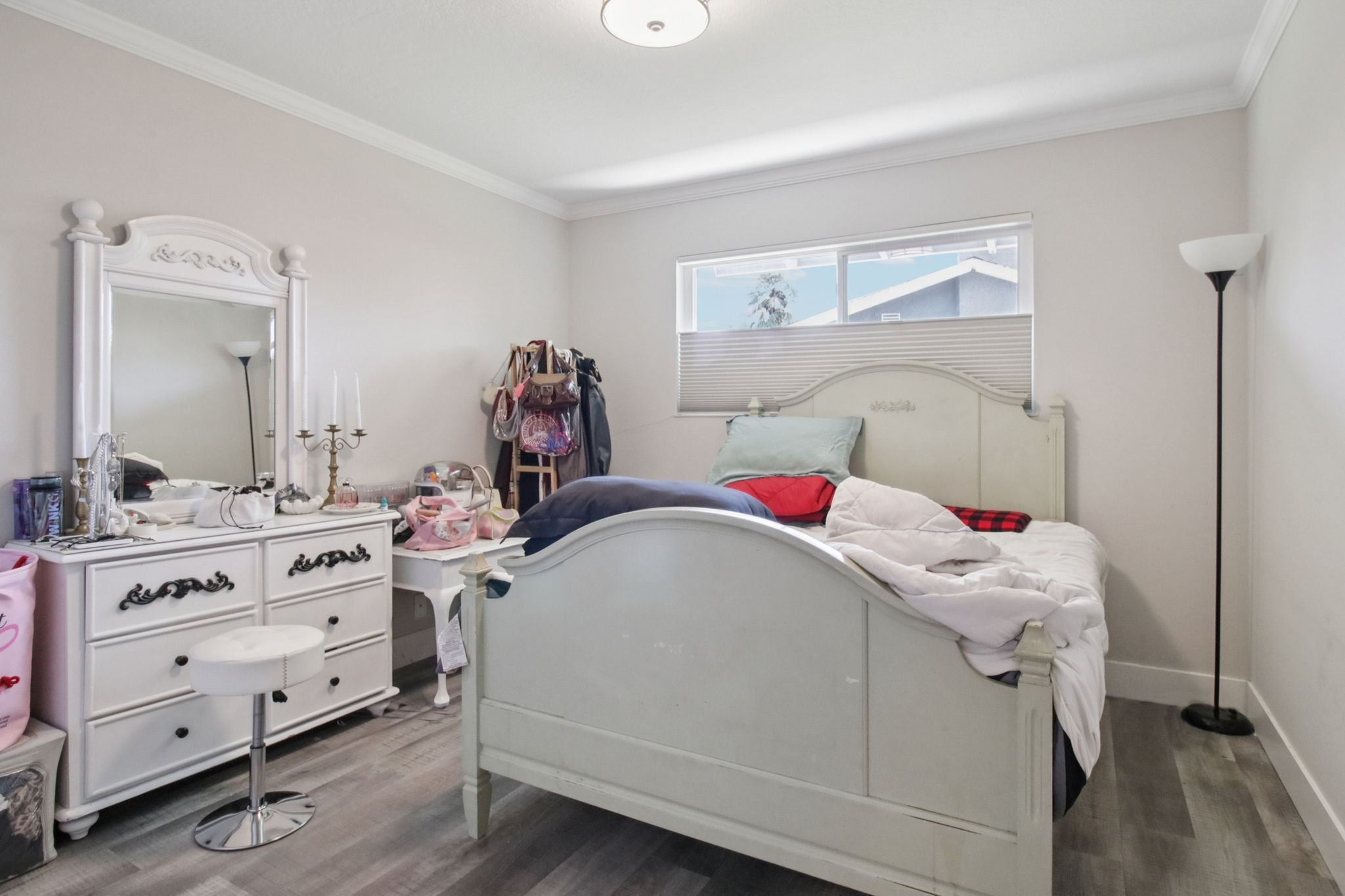 193 Roxbury St-L2506-038