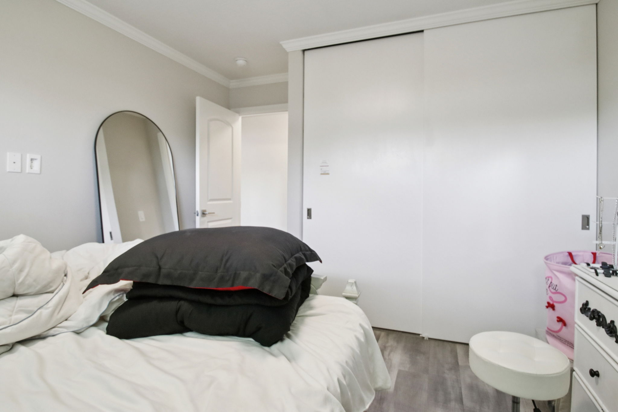 193 Roxbury St-L2506-040