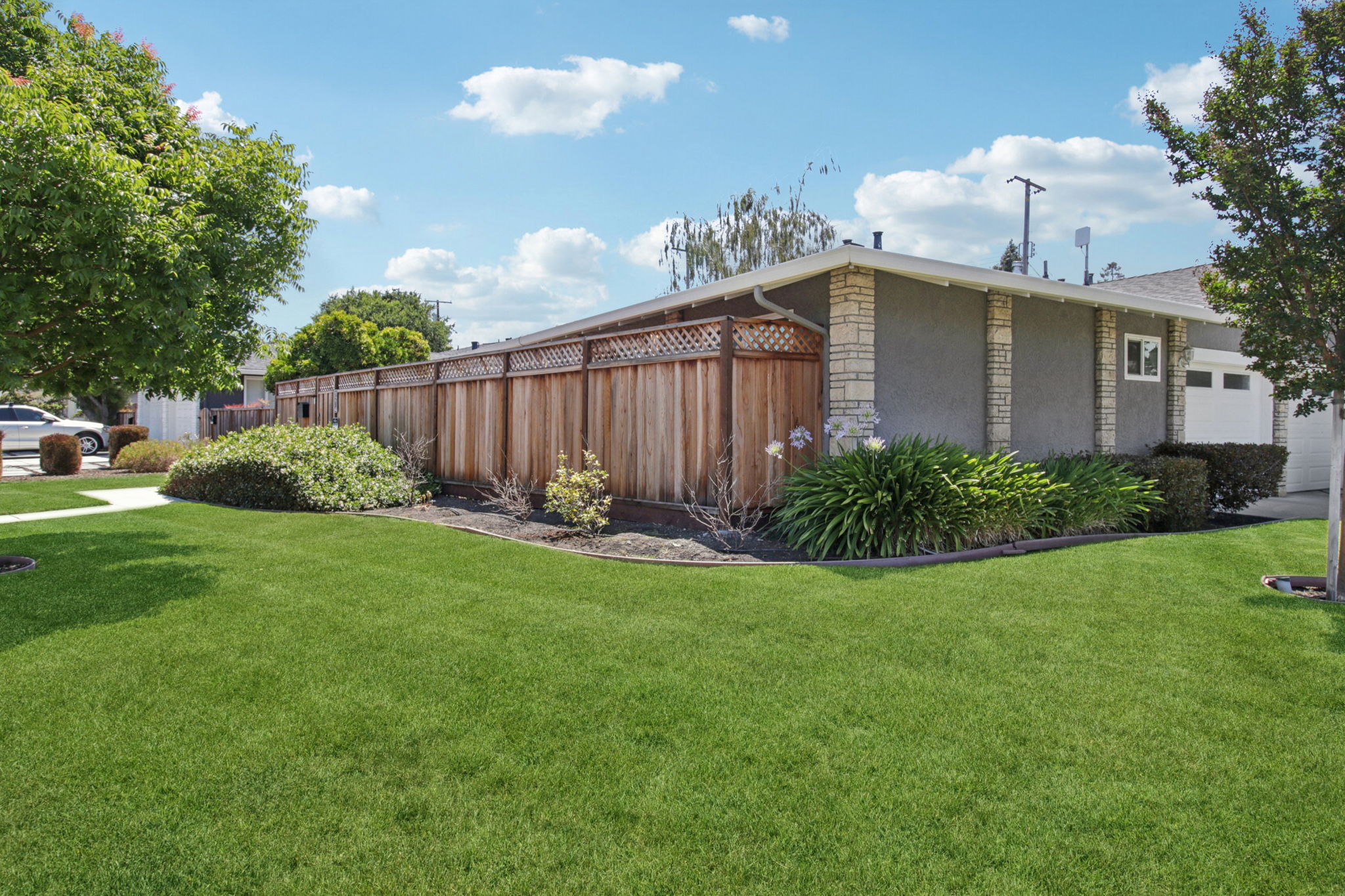1214 Manchester Dr-L2506-003