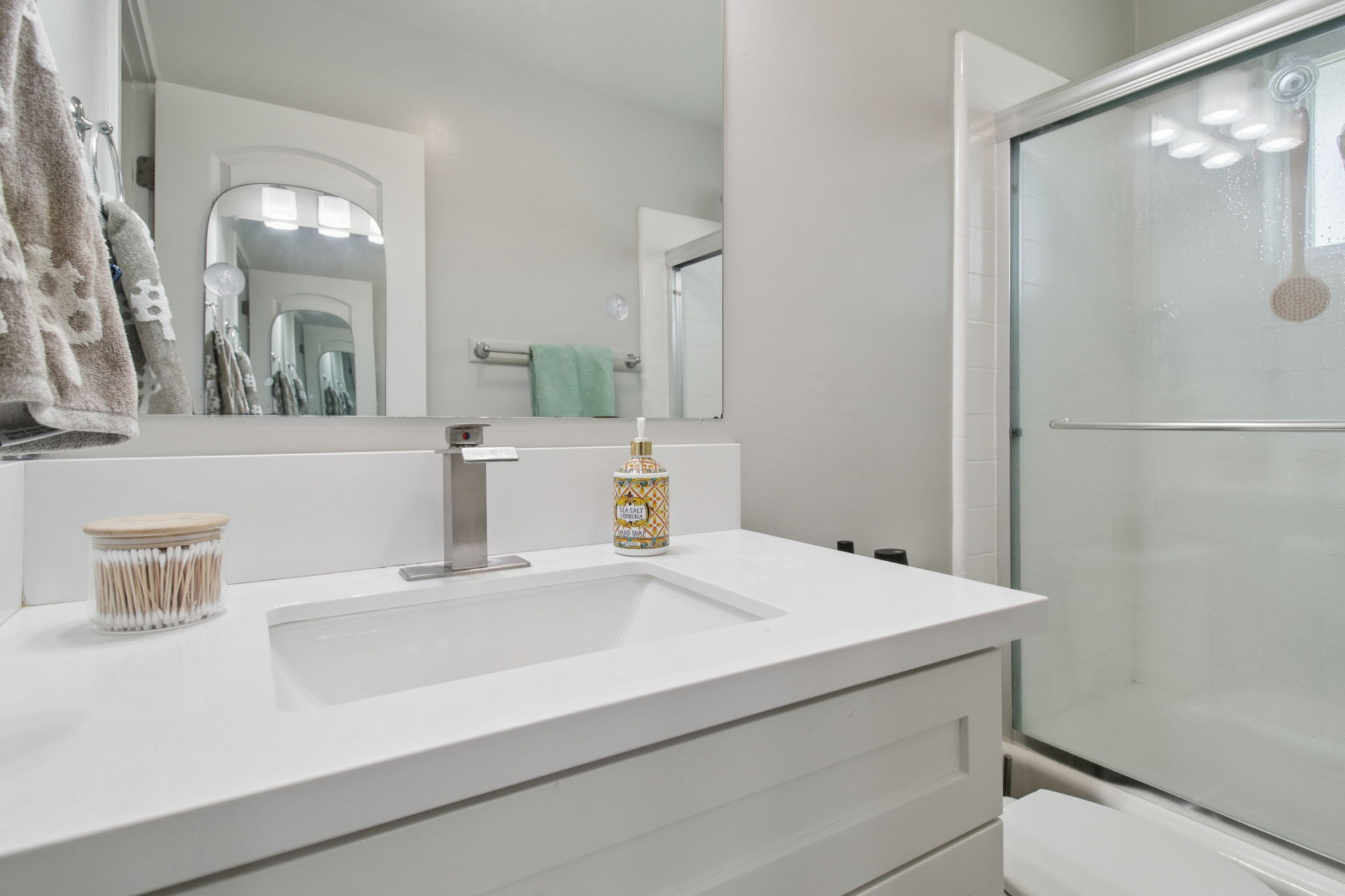 1214 Manchester Dr-L2506-025