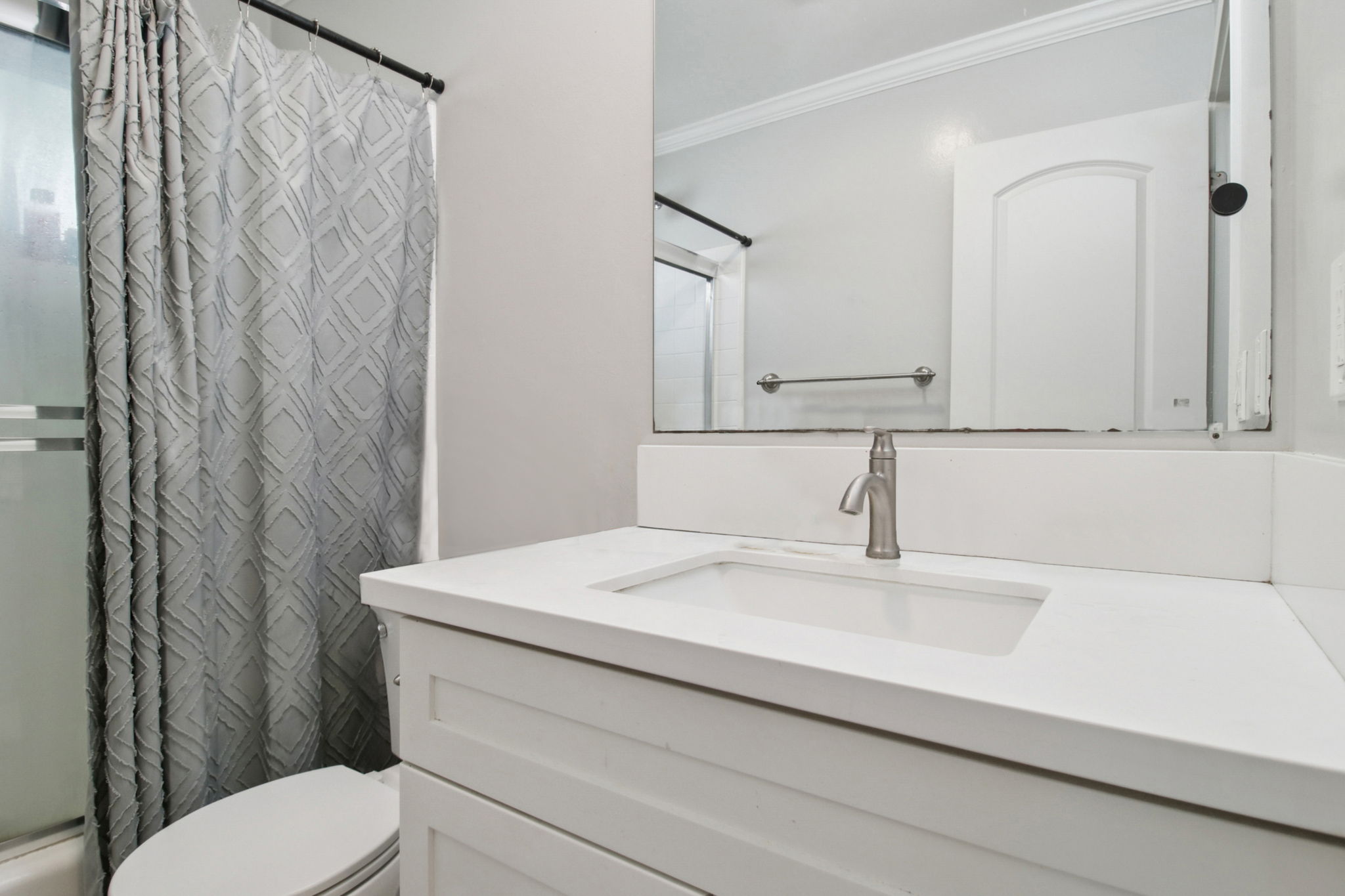 193 Roxbury St-L2506-034r