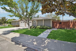 193 Roxbury St-L2506-005