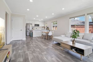 193 Roxbury St-L2506-008
