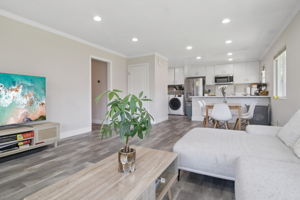 193 Roxbury St-L2506-010
