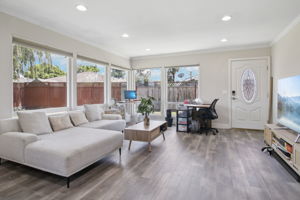 193 Roxbury St-L2506-011