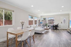 193 Roxbury St-L2506-019