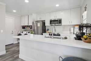193 Roxbury St-L2506-023