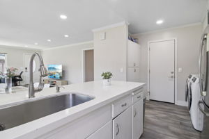 193 Roxbury St-L2506-026