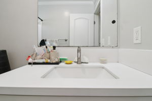 193 Roxbury St-L2506-036