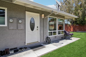 193 Roxbury St-L2506-044