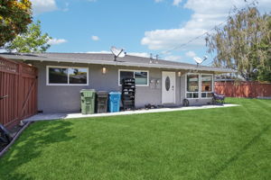 193 Roxbury St-L2506-046