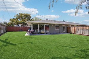 193 Roxbury St-L2506-049