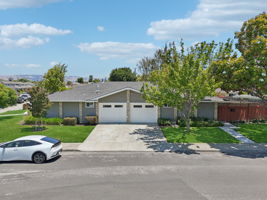 193 Roxbury St-L2506-053