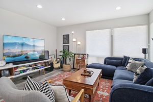 1214 Manchester Dr-L2506-008