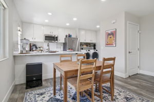 1214 Manchester Dr-L2506-011