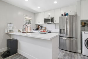 1214 Manchester Dr-L2506-016