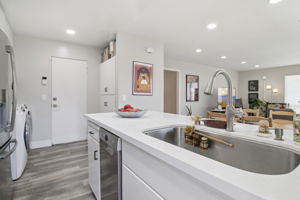 1214 Manchester Dr-L2506-020