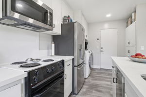 1214 Manchester Dr-L2506-021