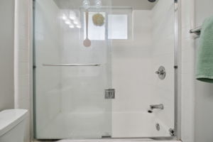 1214 Manchester Dr-L2506-032