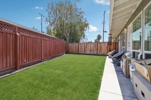 1214 Manchester Dr-L2506-044