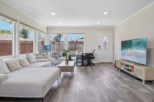 193 Roxbury St-L2506-013r