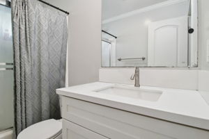 193 Roxbury St-L2506-034r