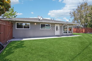 193 Roxbury St-L2506-046r