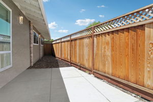 1214 Manchester Dr-L2506-046r