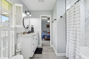 Country Club Rd-2905-032.jpg