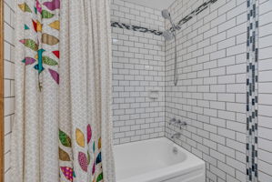  Photo 35