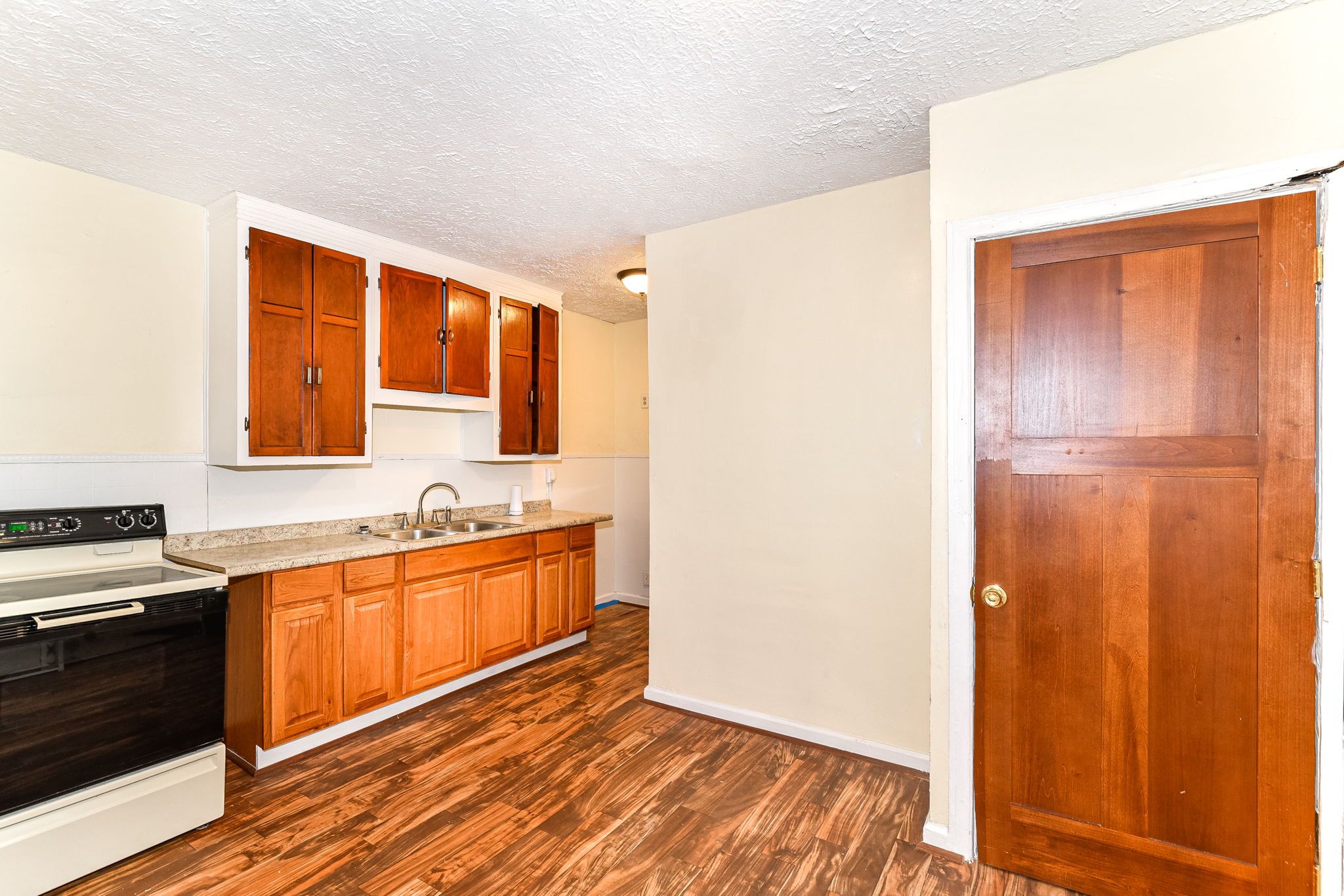 1931 N Oxford St, Indianapolis, IN 46218, USA Photo 19