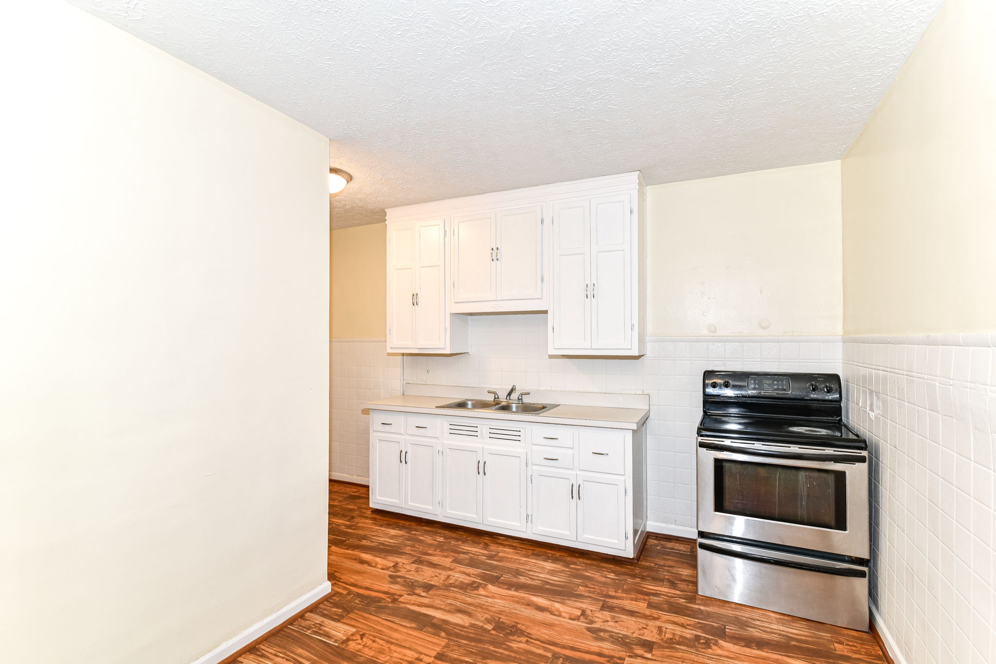 1931 N Oxford St, Indianapolis, IN 46218, USA Photo 6