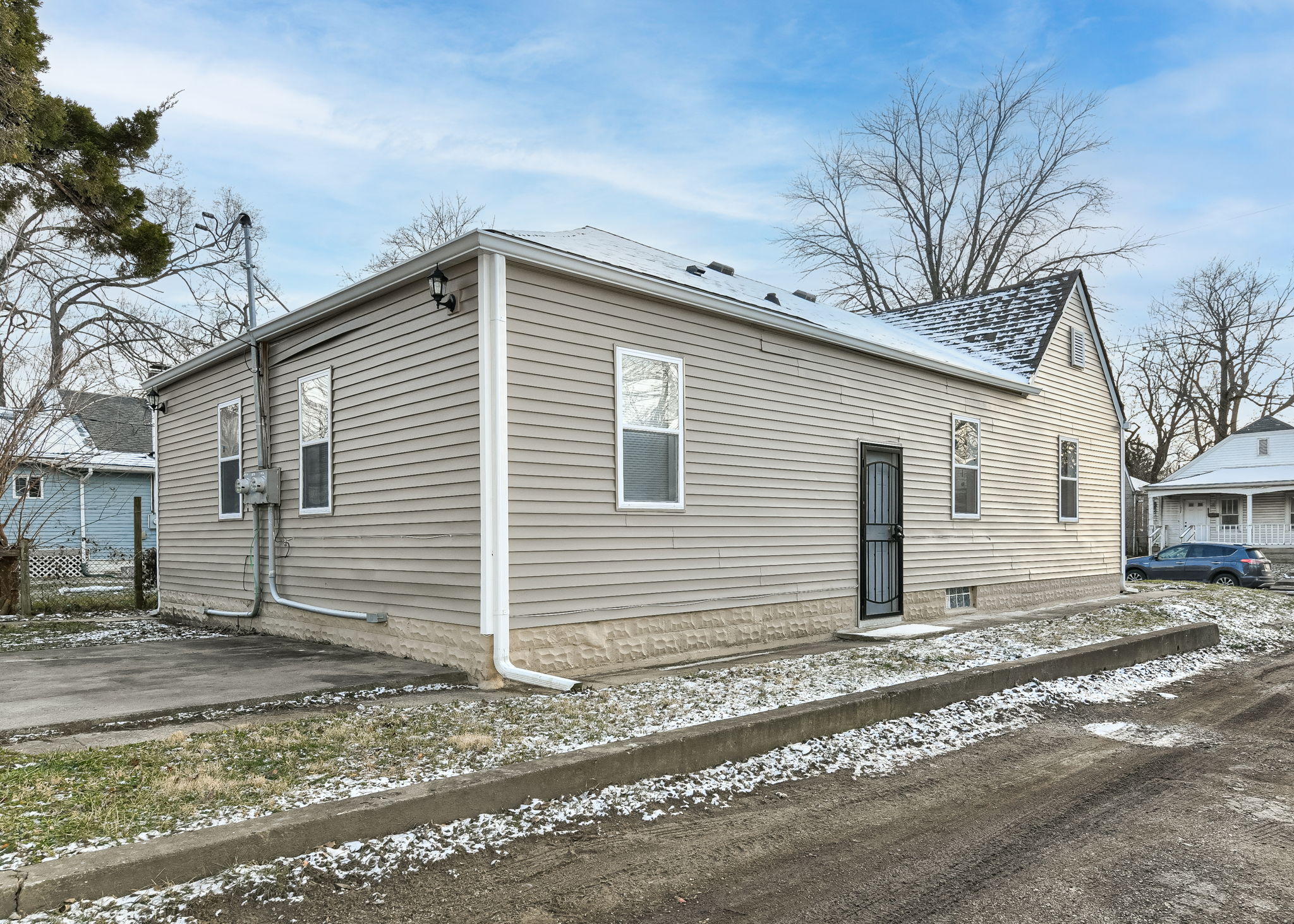 1931 N Oxford St, Indianapolis, IN 46218, USA Photo 30