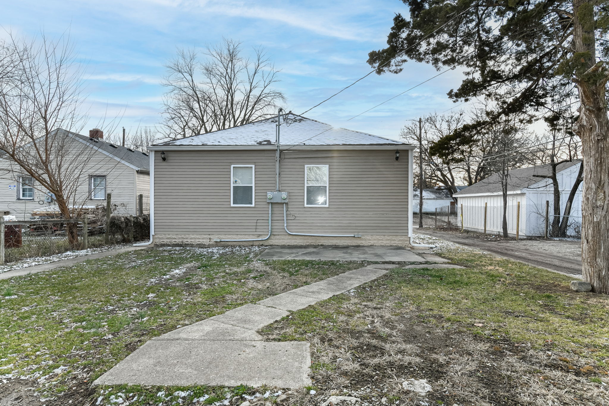 1931 N Oxford St, Indianapolis, IN 46218, USA Photo 29