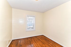 1931 N Oxford St, Indianapolis, IN 46218, USA Photo 24