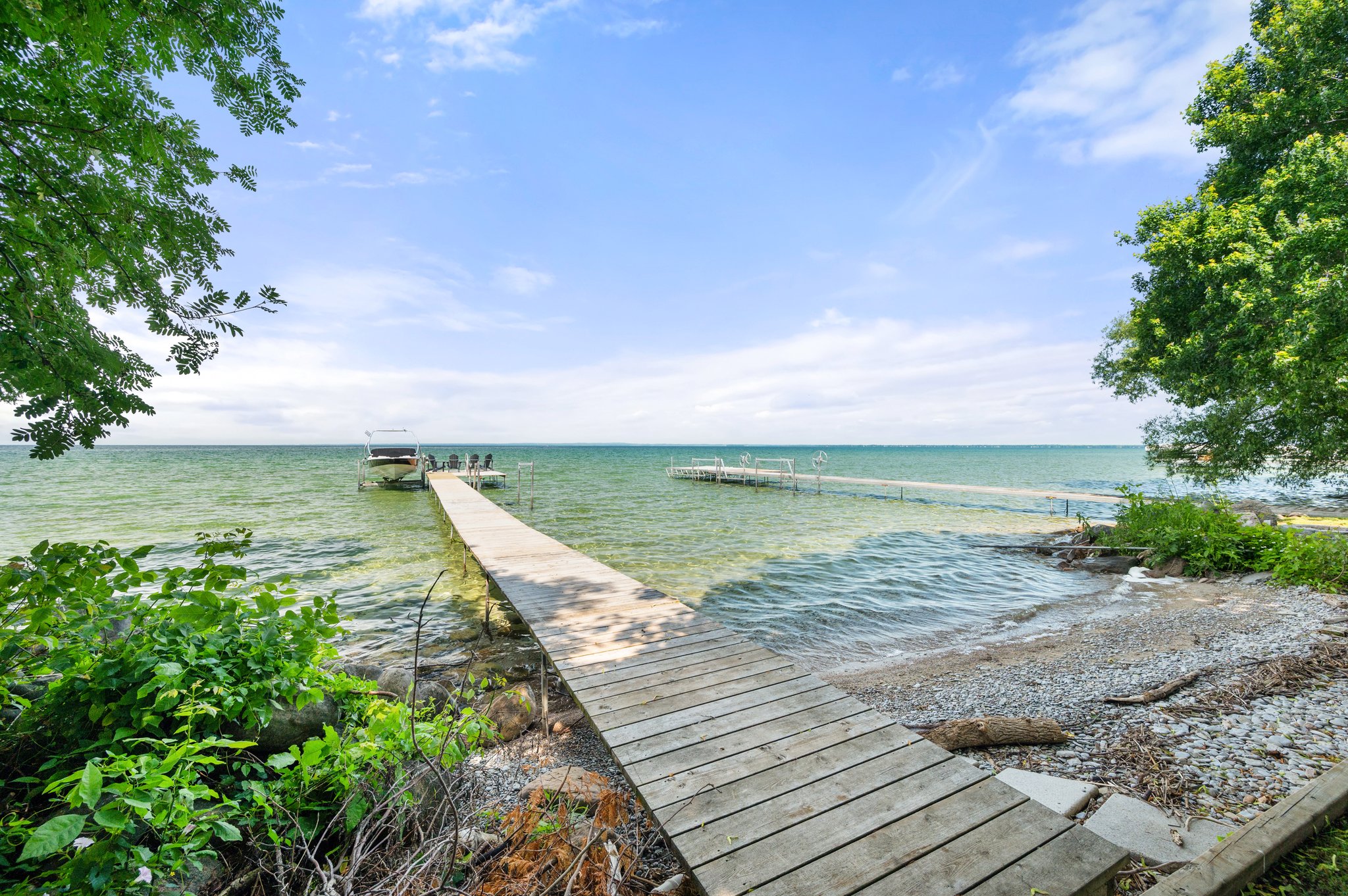 1932 Lakeshore Rd. Lake Simcoe Direct Waterfront Cottage Realty Photo