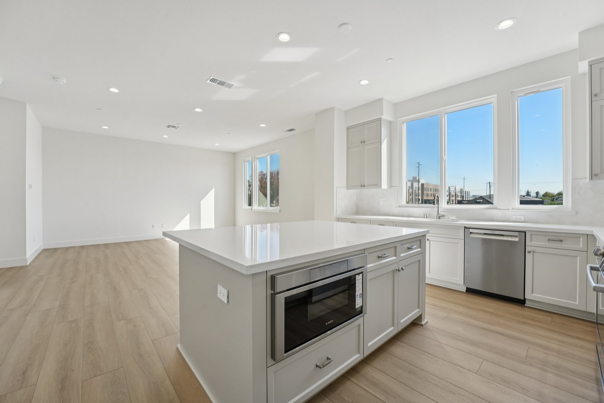 Grand St-S2210-027.jpg